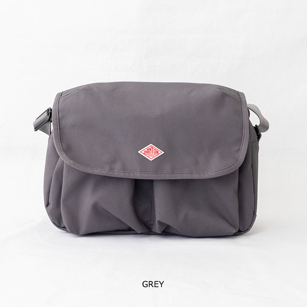 キャンバス ショルダーバッグ<br> (OBERKAMPF) <br>(バッグ)