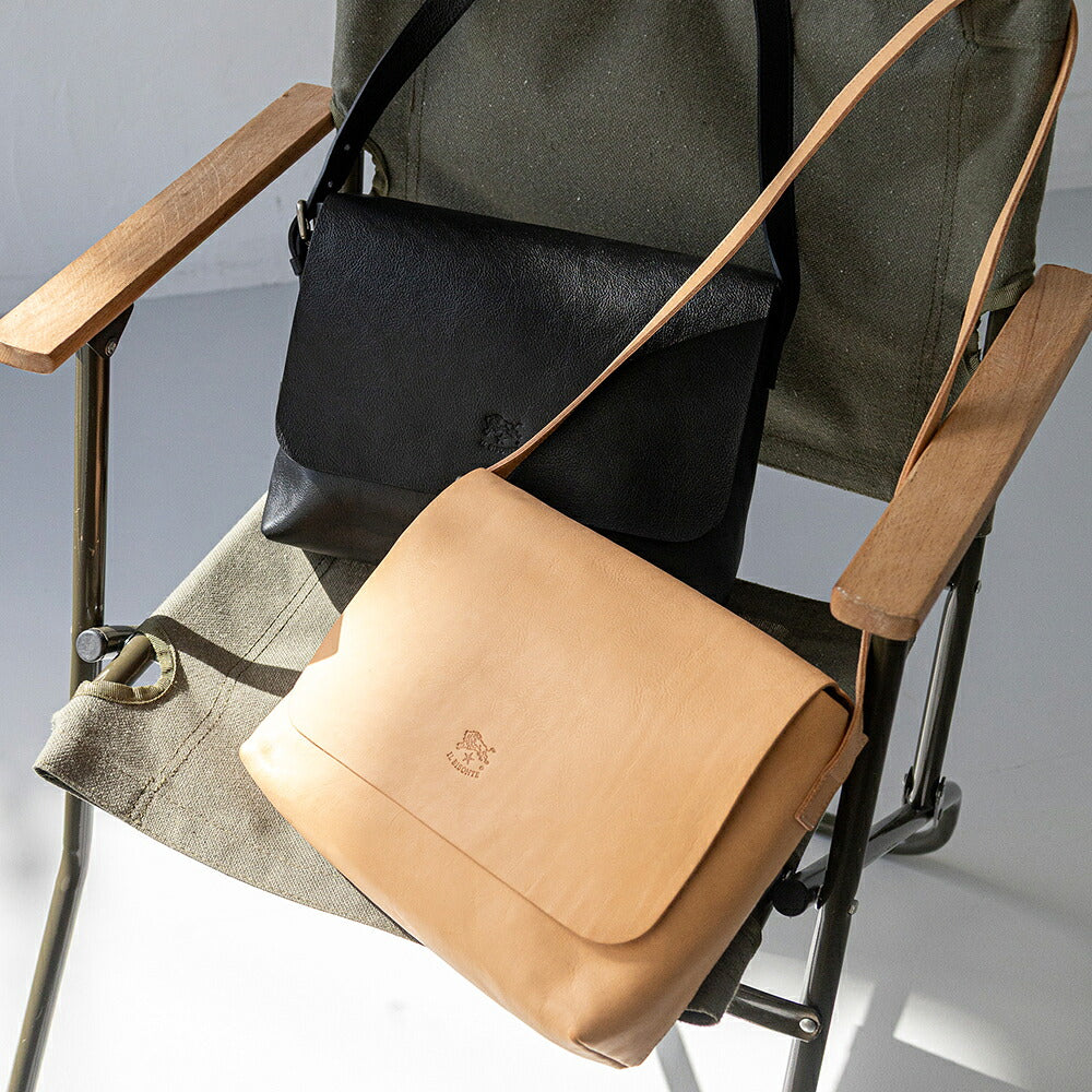 イルビゾンテ クロスボディバッグ (54262300210) Leather Shoulder Bag IL BISONTE(バッグ)