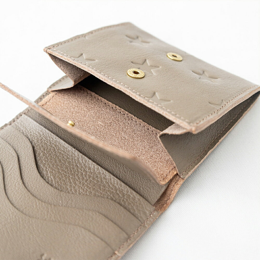 イルビゾンテ スターエンボスレザー 二つ折りウォレット (54262308141) STAR EMBOSS Leather Wallet IL BISONTE(財布)