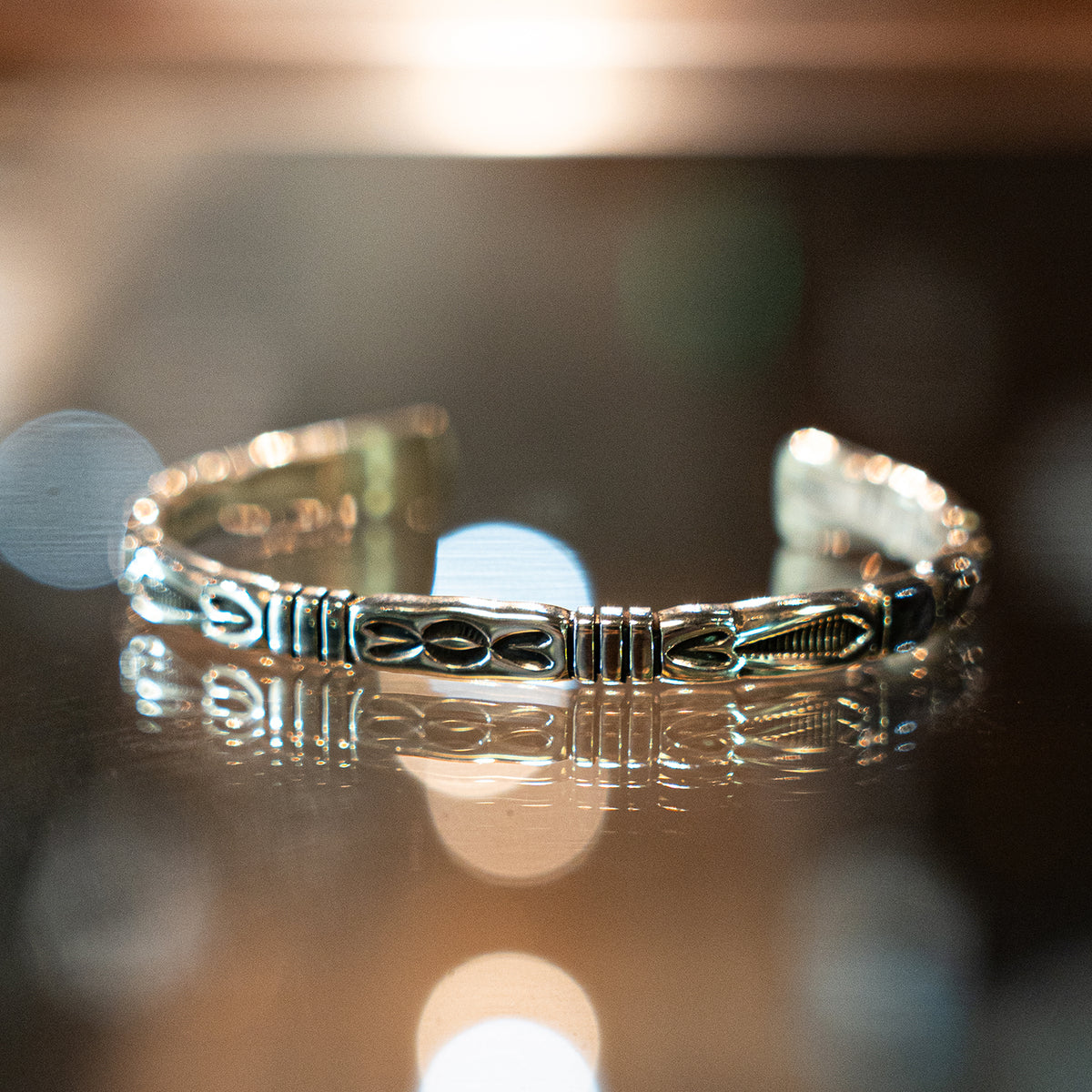 Stamped Narrow Bracelet<br>【Howard Nelson】<br>(LEW239704)