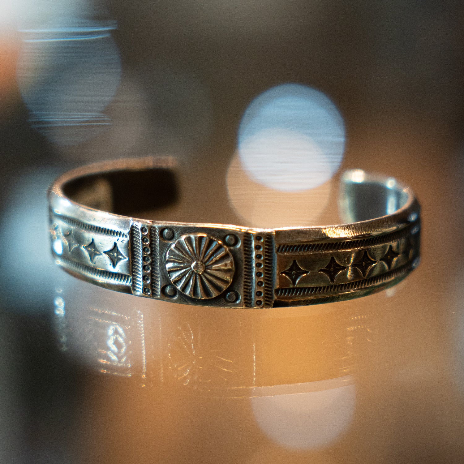 Classic Stamp&Chisel Work Coin Silver Bracelet<br>【Jesse Robbins】<br>(JRN201608B)