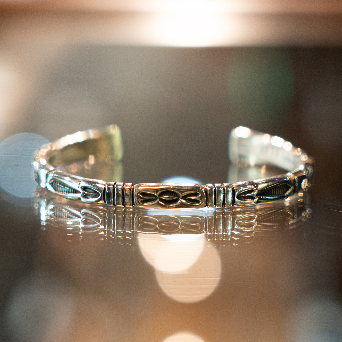 Stamped Narrow Bracelet<br>【Howard Nelson】<br>(LEW239704)