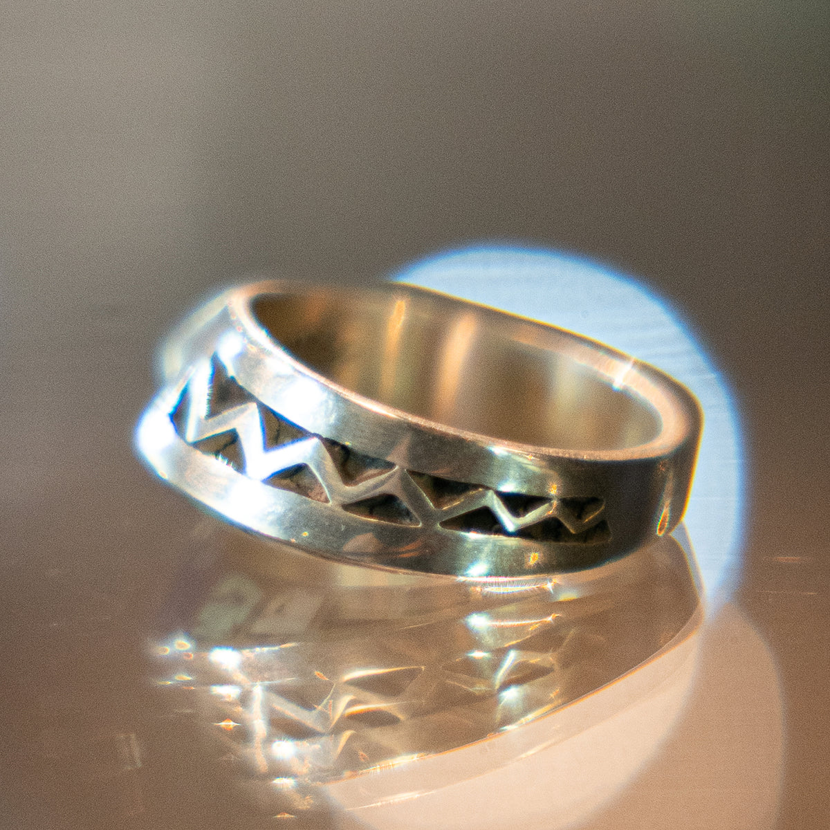 Multistone Inlay&Overlay Twisted Ring<br>【Lonn Parker】<br>(LEW138001)<br>リングサイズ17号