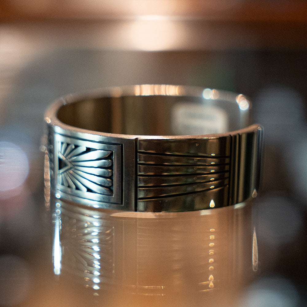 Sunburst Design Bracelet<br>【Howard Nelson】<br>(LEW236103)