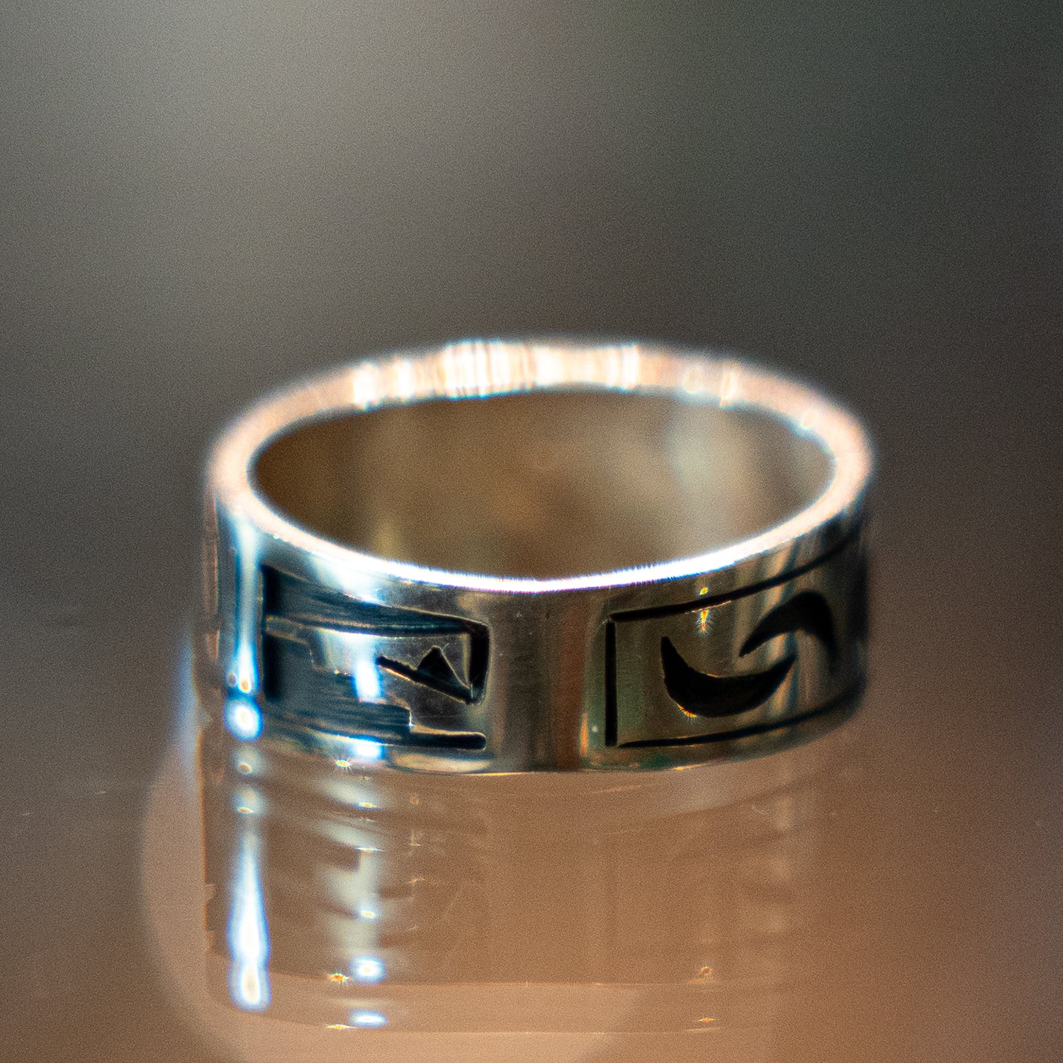 Hopi 3/8"width Fetish Bear Band Ring<br>【Clifton Mowa】<br>(LEW137910)<br>リングサイズ22号