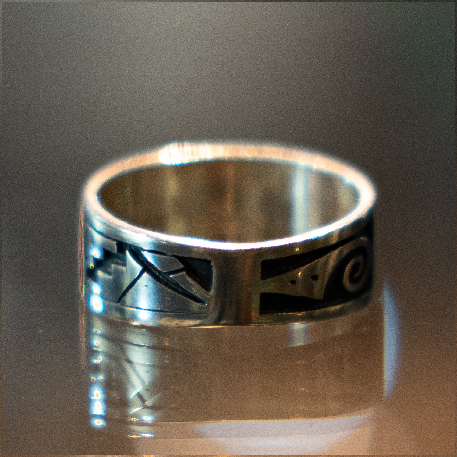 Hopi 3/8"width Sunface Band Ring<br>【Clifton Mowa】<br>(LEW137902)<br>リングサイズ23号