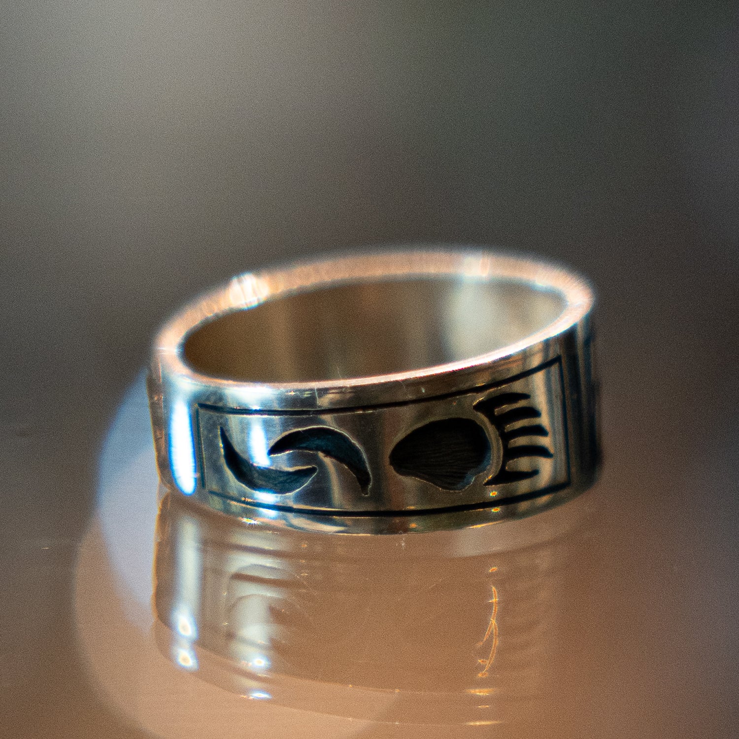 Hopi 3/8"width Fetish Bear Band Ring<br>【Clifton Mowa】<br>(LEW137910)<br>リングサイズ22号