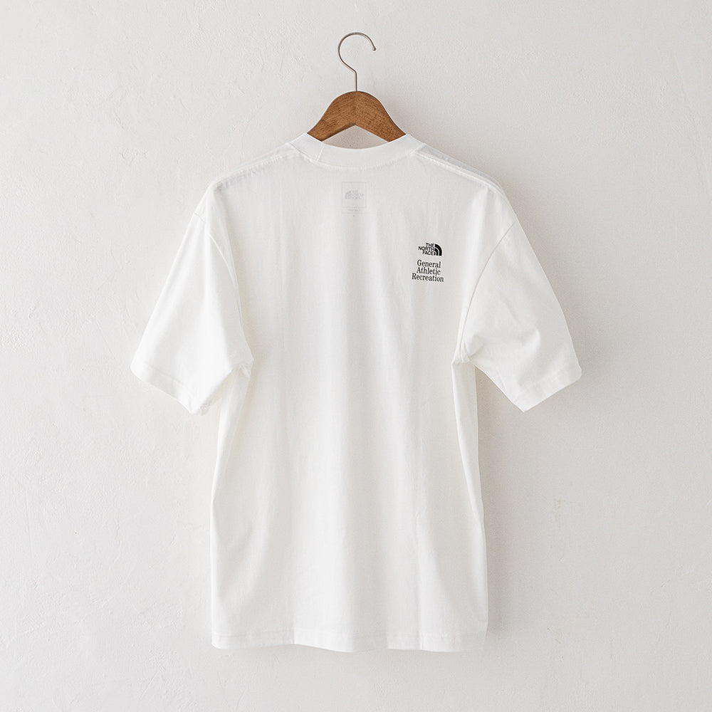 ザ・ノース・フェイス  <br>GAR タイポグラフィックホワイトショートスリーブティー <br>(NT32666) <br>GAR Typographic White S/S Tee <br>THE NORTH FACE(レディース/メンズ) <br>【2026春夏】