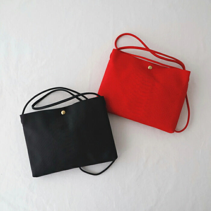 イルビゾンテ  クロスボディバッグ  (54222308311)  Leather Shoulder Bag  IL BISONTE(バッグ)
