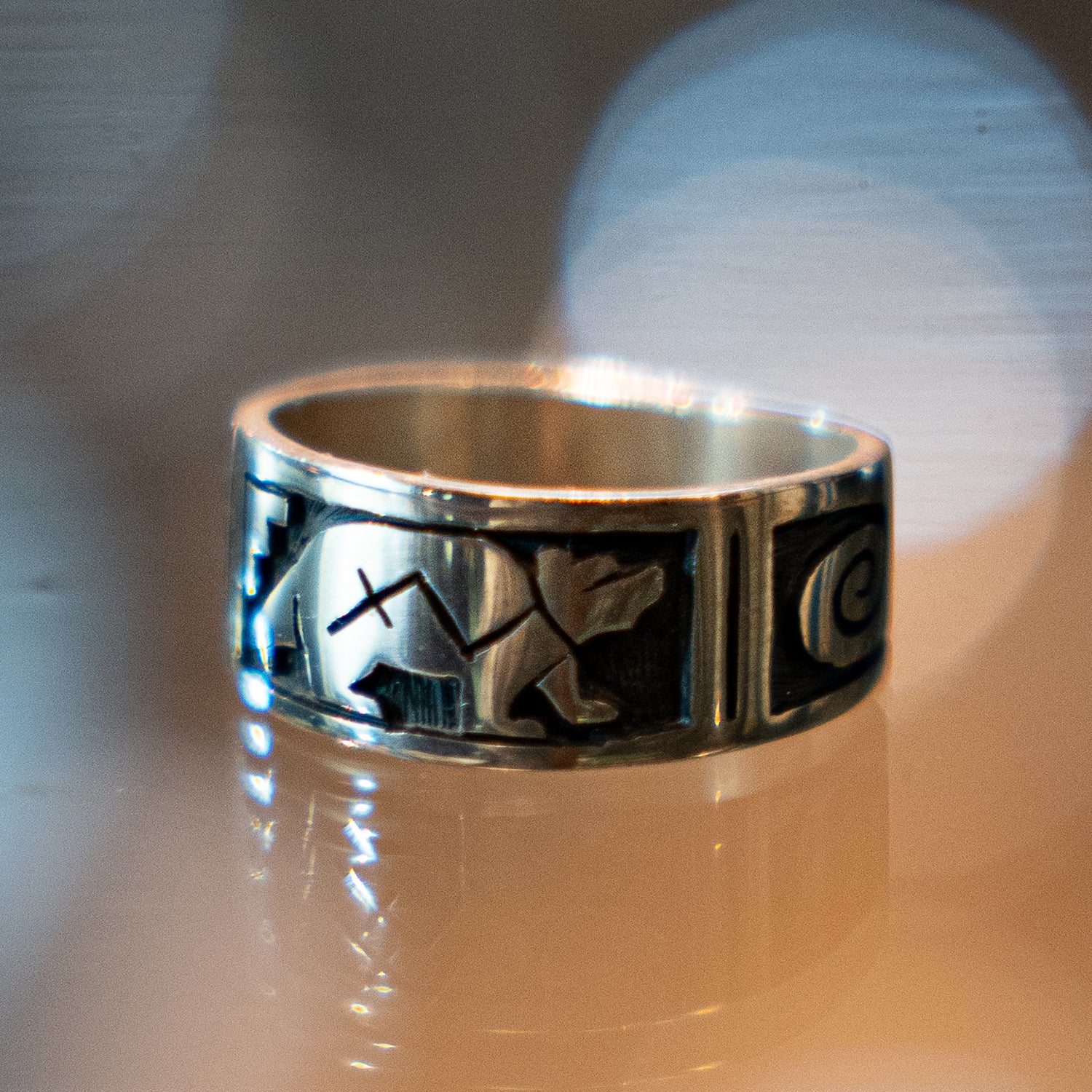 Hopi 3/8"width Fetish Bear Band Ring<br>【Clifton Mowa】<br>(LEW137910)<br>リングサイズ22号