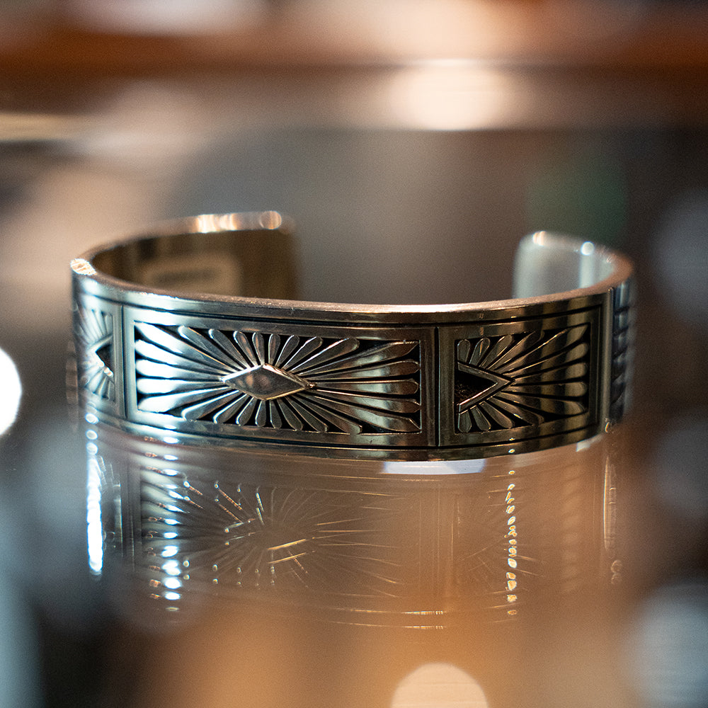Sunburst Design Bracelet<br>【Howard Nelson】<br>(LEW236103)