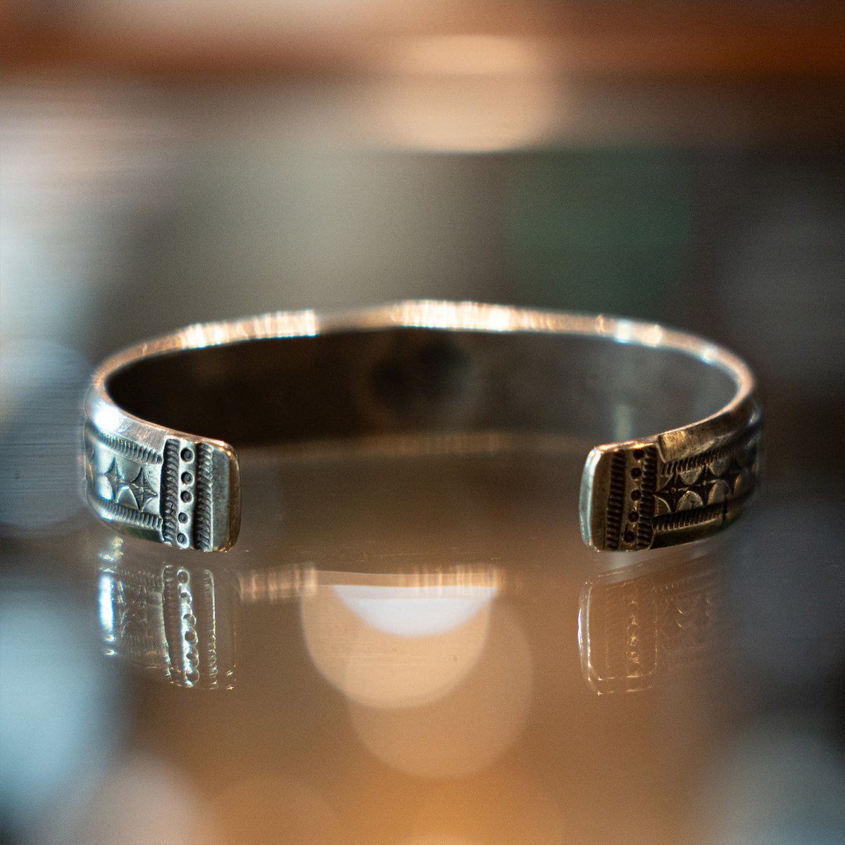 Classic Stamp＆Chisel Work Coin Silver Bracelet<br>【Jesse Robbins】<br>(JRN201608B)