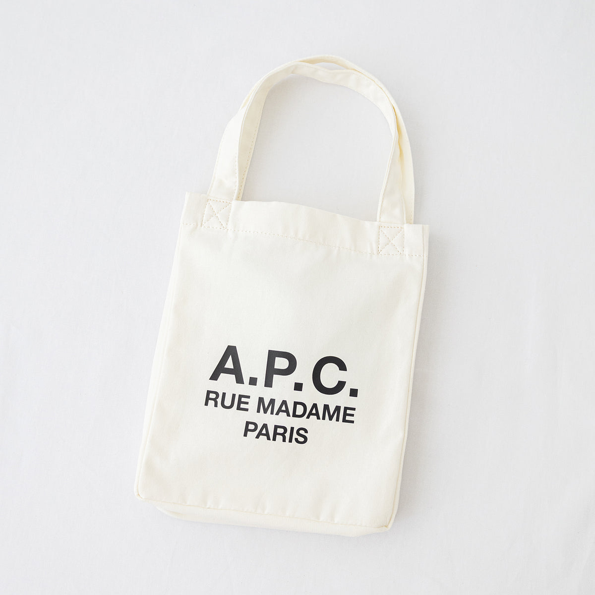 TOTE LOU RUE MADAME SMALL 2.0 COTON LEGER<br>(23262102229) <br>A.P.C.(バッグ)