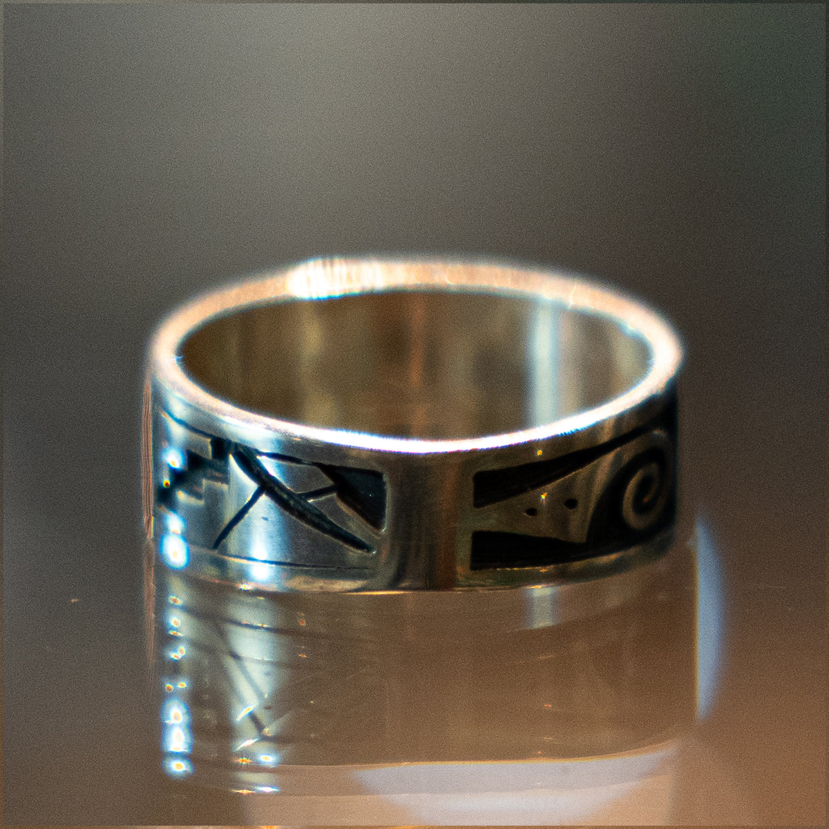 Hopi 3/8"width Sunface Band Ring<br>【Clifton Mowa】<br>(LEW137902)<br>リングサイズ23号