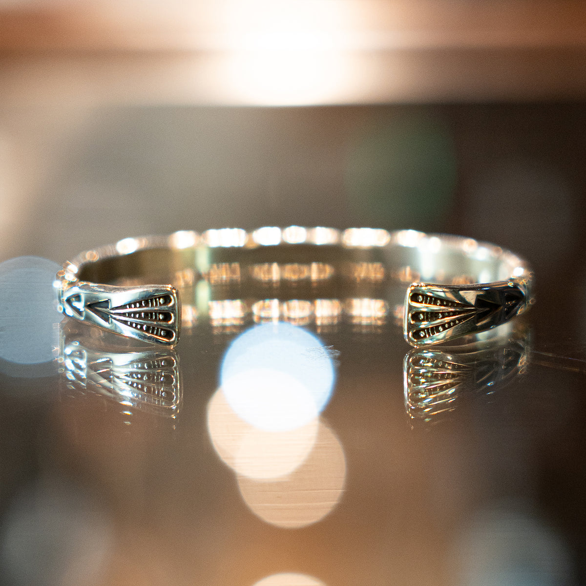Stamped Narrow Bracelet<br>【Howard Nelson】<br>(LEW239704)