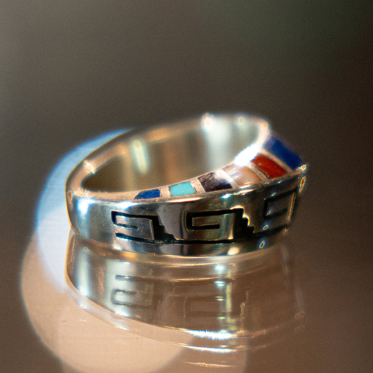 Multistone Inlay＆Overlay Twisted Ring<br>【Lonn Parker】<br>(LEW139701)<br>リングサイズ18号