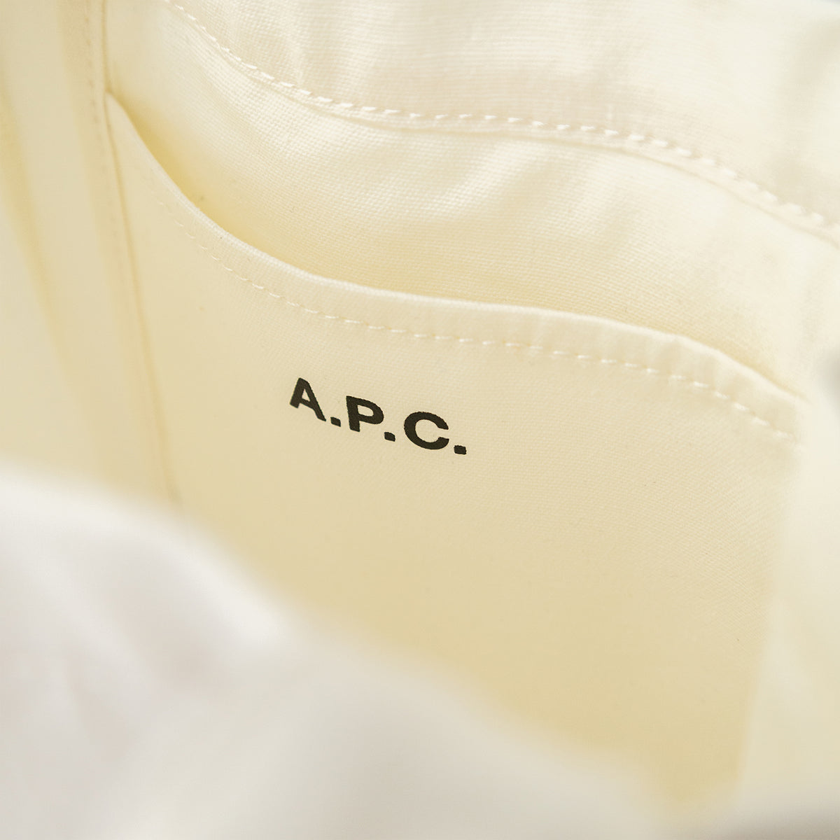 TOTE LOU RUE MADAME SMALL 2.0 COTON LEGER<br>(23262102229) <br>A.P.C.(バッグ)