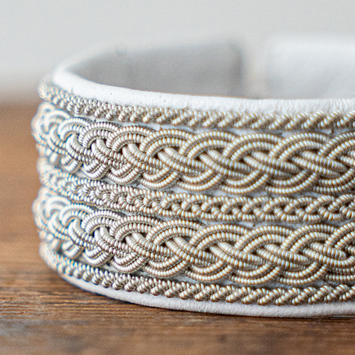 AZ006<br>(14079) <br>saami crafts(accessories)